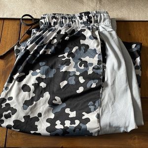 Nike Xl Dry Fit Camo Shorts